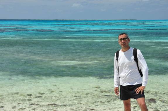 O visual paradisíaco de Half Moon Caye, perto do Blue Hole, na grande barreira de corais, em Belize